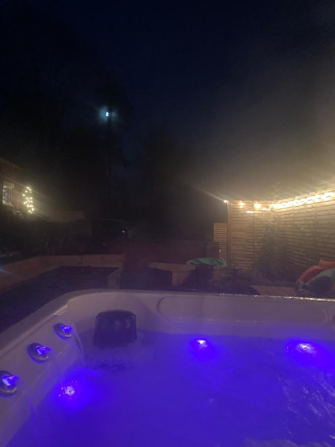 Villa Fantastic Location, Annexe With Hot Tub Warmingham Exterior foto
